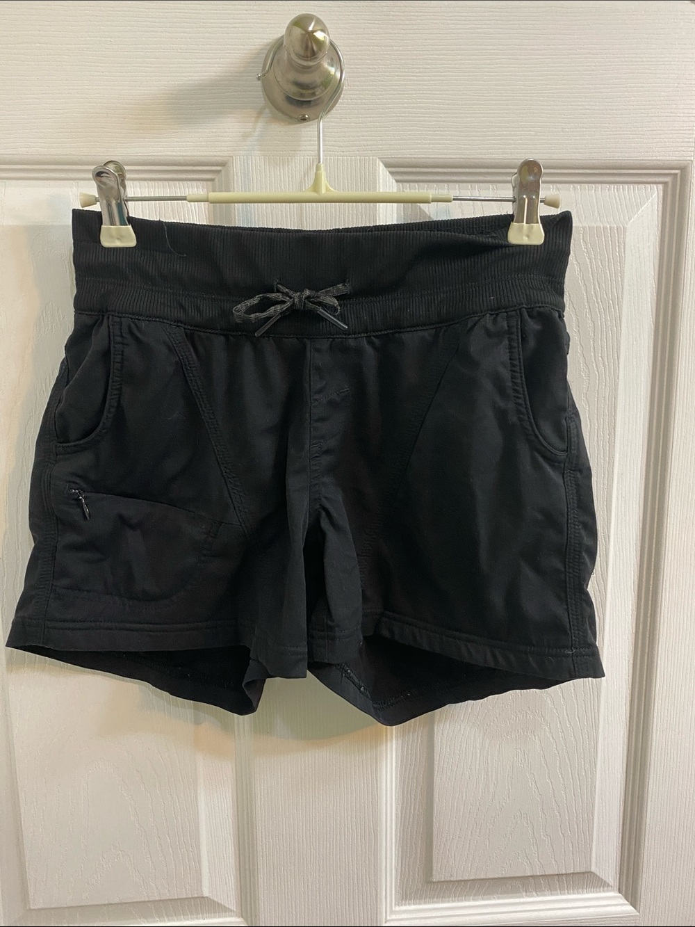 The North Face Running Hiking Athletic Black Shorts Women’s Size XS Sports Teen